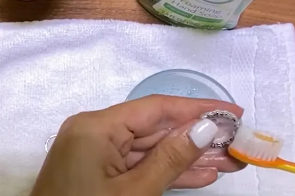 brush washing the ring